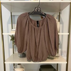 Bobi 100% cotton, gauze boatneck top size Xs in muted taupe